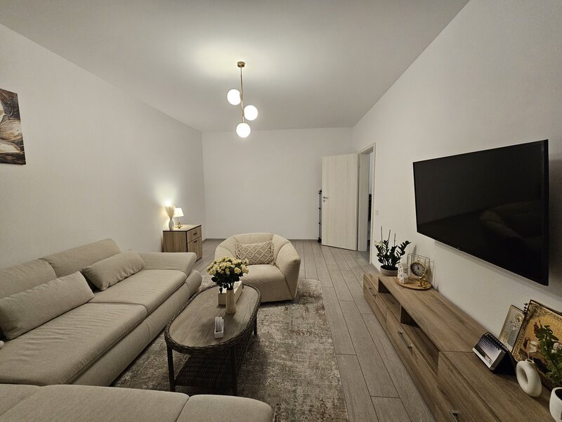 Bulevardul Metalurgiei, Parc Tudor Arghezi.